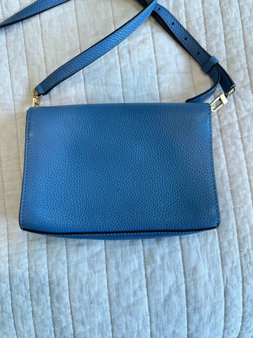 Tory Burch Navy Pebbled Leather Shoulder Bag with Gold Logo - Picture 3 of 5